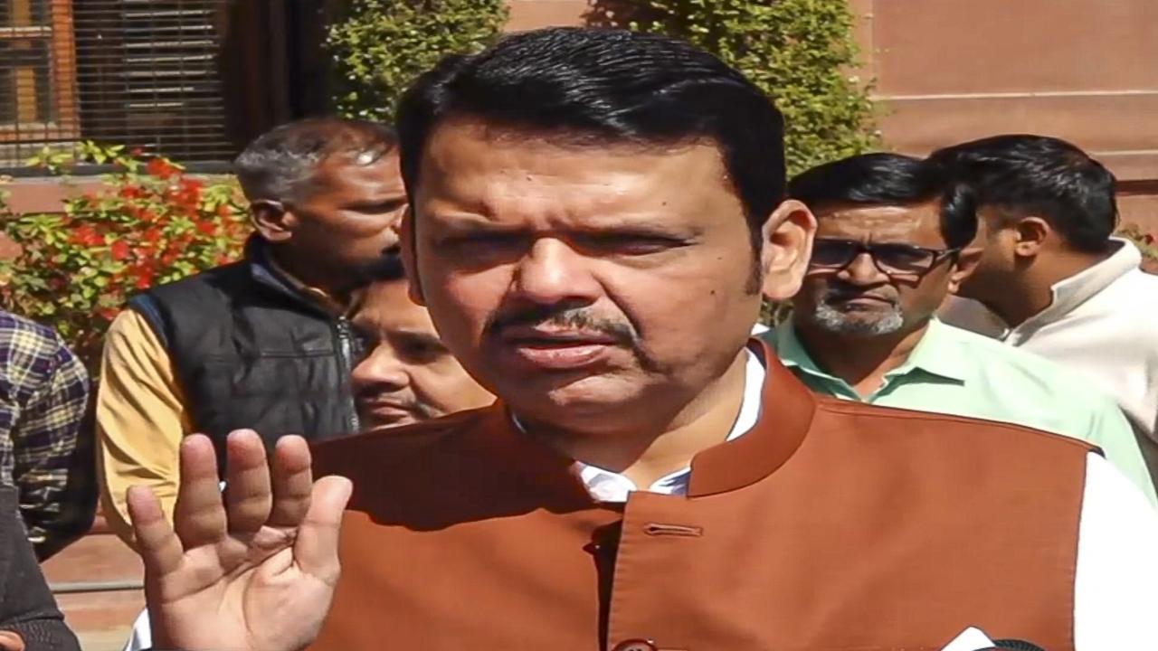 Police will act if anything criminal found in actor Rahul Solapurkar's statement: CM Fadnavis