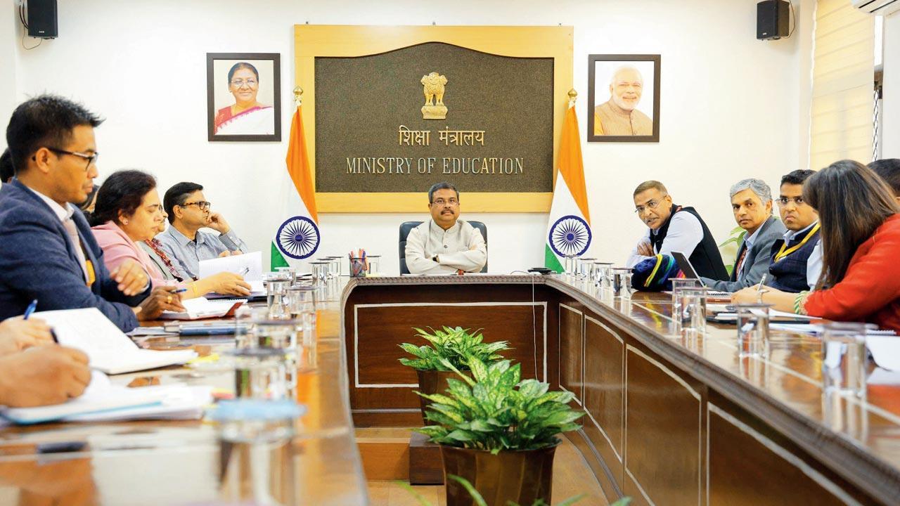 Centre, Tamil Nadu govt quarrel over NEP, three language policy