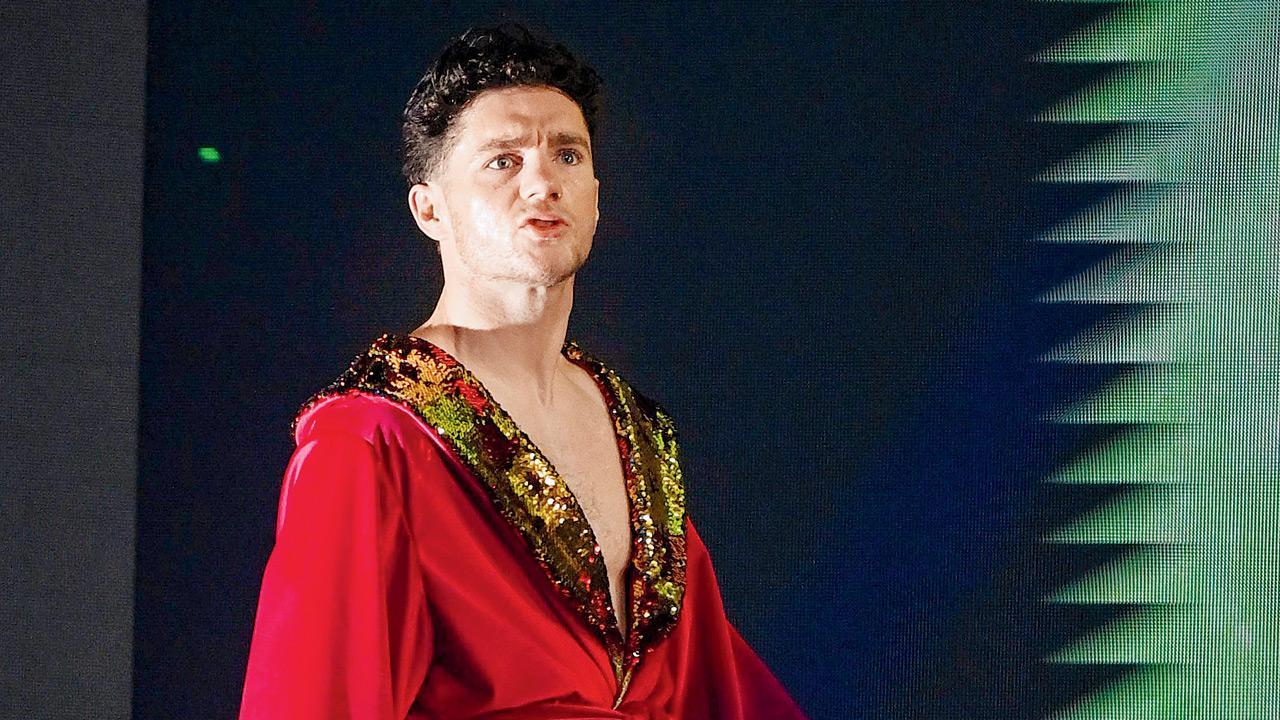 Irish boxer Cooney dies of head injuries in bout