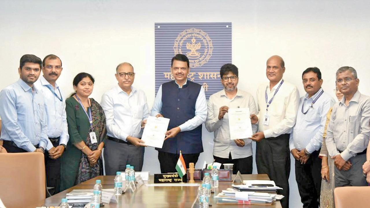 Maharashtra CM Devendra Fadnavis chairs Mantralaya meet on progress of Central schemes