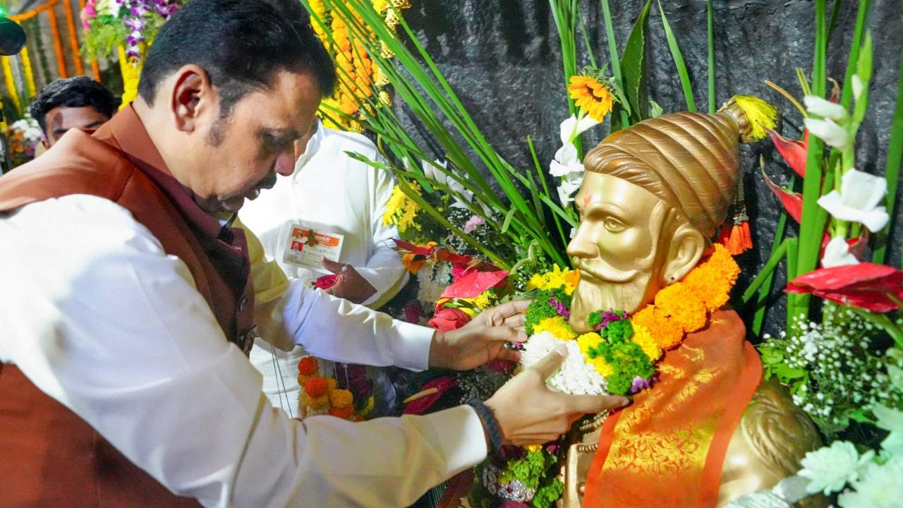 Maharashtra CM Devendra Fadnavis hails Shivaji Maharaj as management guru and able administrator