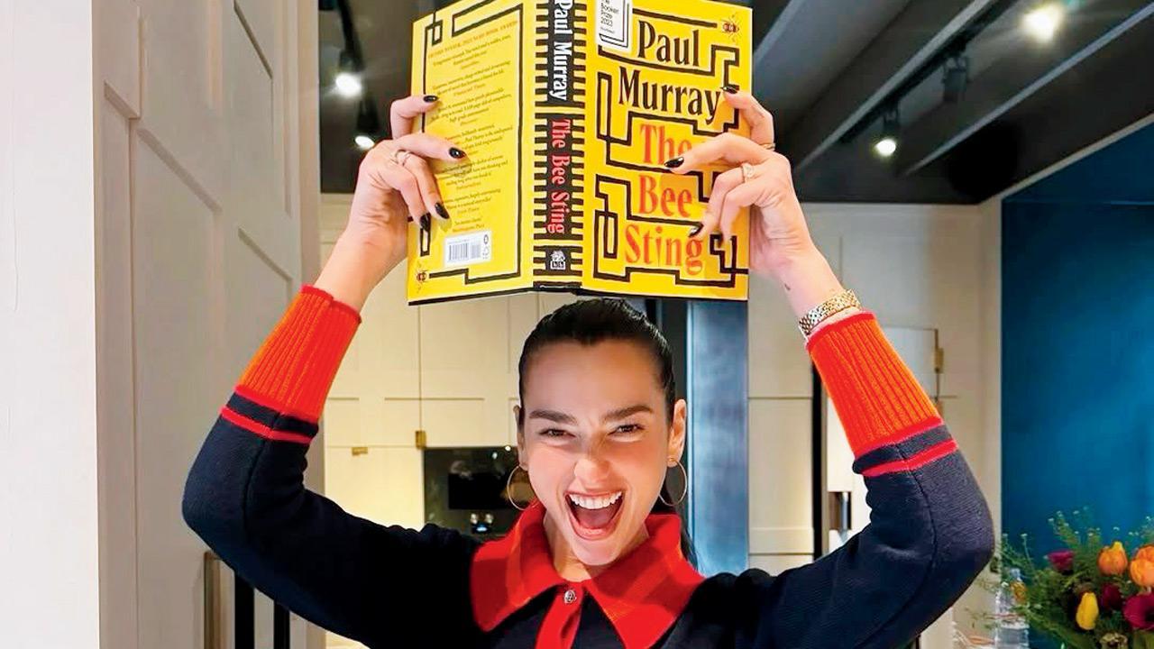 Beyond singing, Dua Lipa also loves reading books; here are 5 interesting titles from her bookshelf