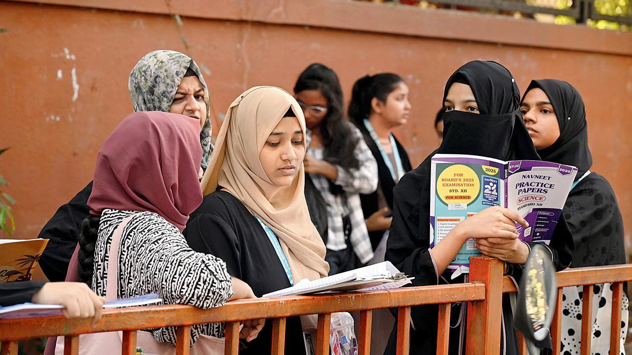 Burqa-clad students face no issues on Day 1 of Maharashtra HSC exam