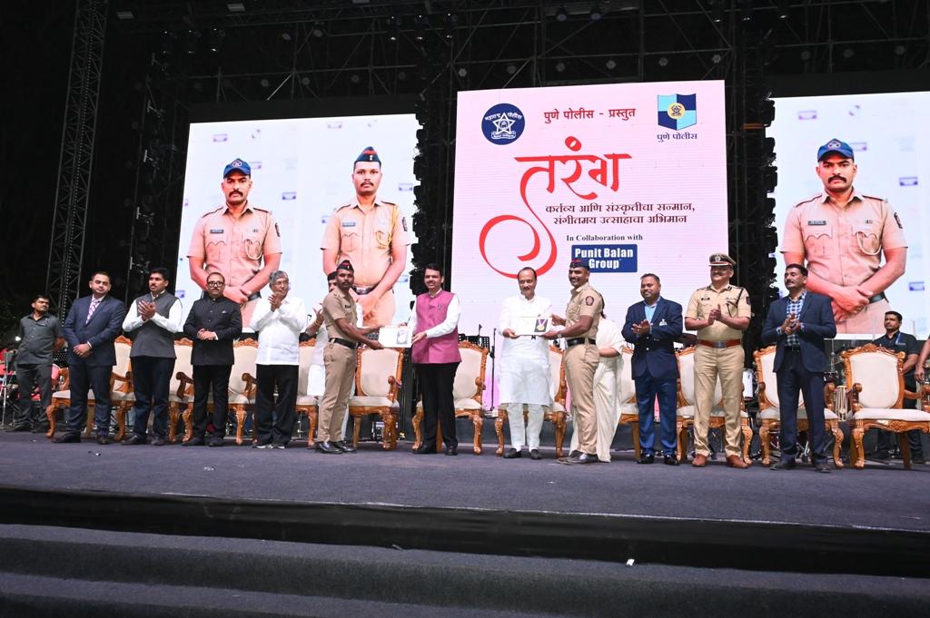 Pune’s status as an industrial and technological hub necessitates strict traffic regulations and robust law enforcement. Fadnavis stressed the need to reduce police response times in cities like Pune to enhance public safety.