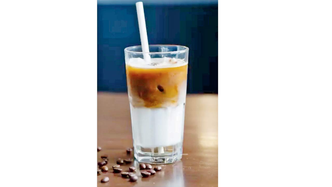 Vanilla almond iced latte