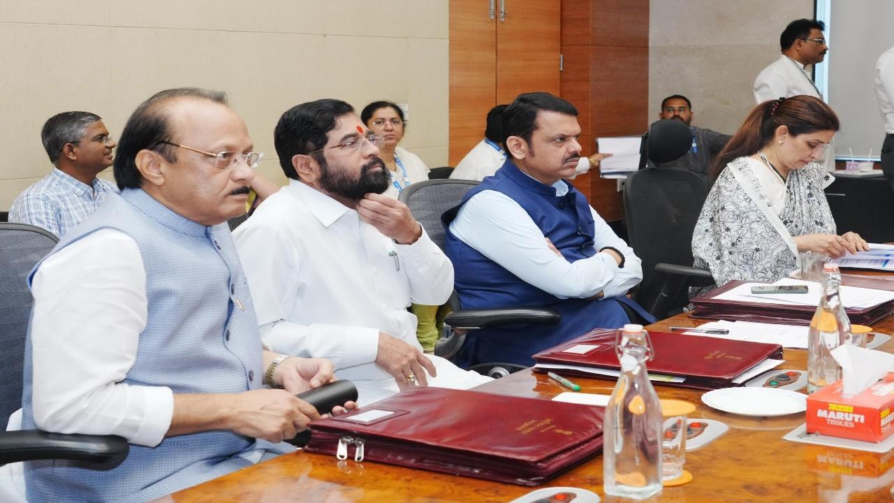 Chief Minister Devendra Fadnavis inaugurates Maha Hackathon Challenge 1.0 in Mumbai