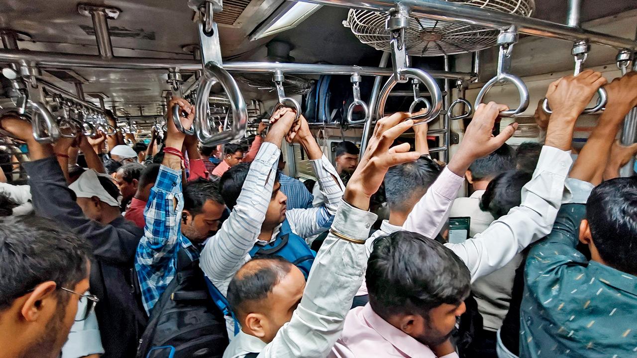 The crowded train Krishna takes. Pic/Anurag Ahire