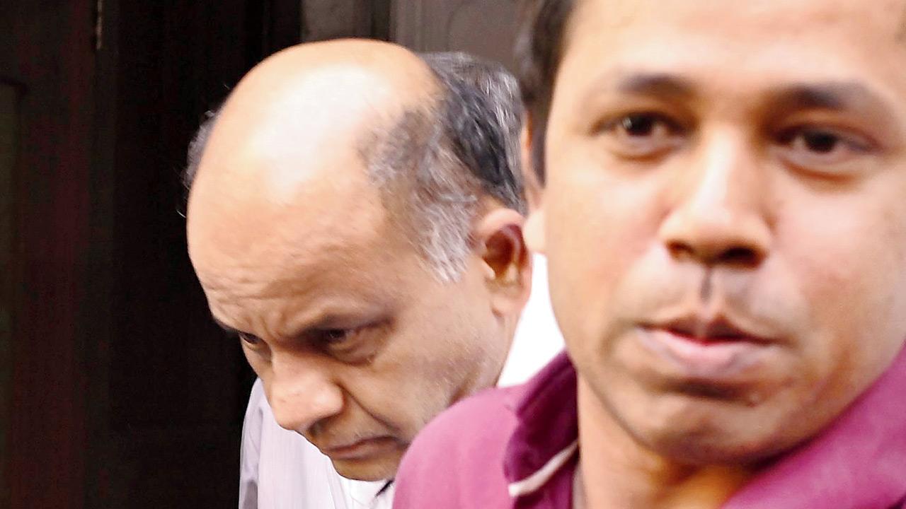 Hitesh Mehta, former general manager of the New India Co-operative Bank is produced in the Esplanade court on February 16. Pic/Ashish Raje