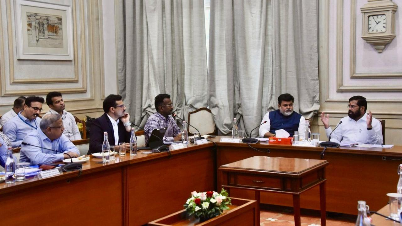 Ensure workers in sick and closed factories get their pending dues: Eknath Shinde to Maharashtra Industry Department