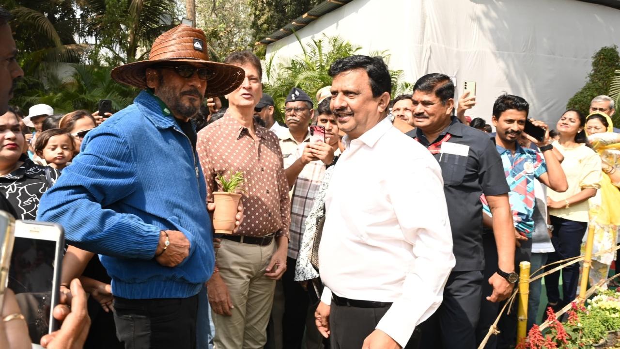 The theme of this year's festival is 'Highlighting the national symbols of India to Mumbaikars through flowers'
