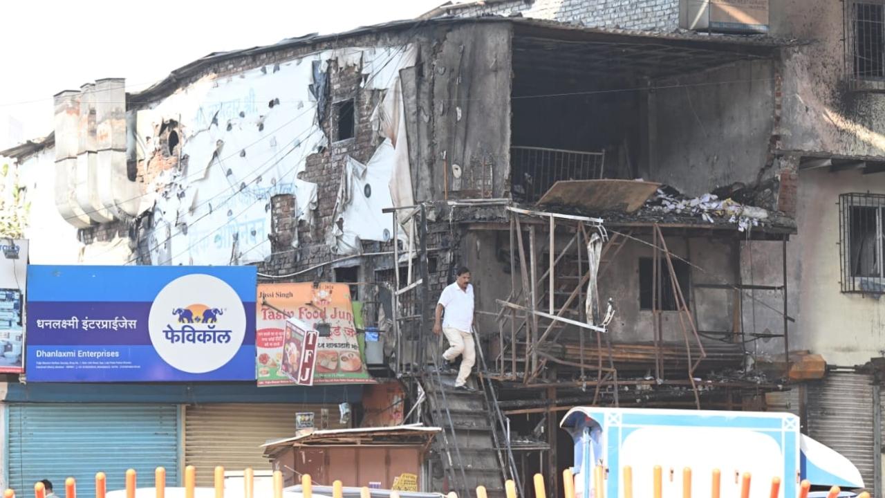 The fire was confined to the air-conditioning (AC) unit and exhaust ducting in an area of 1,000-1,500 square feet on the terrace, he said