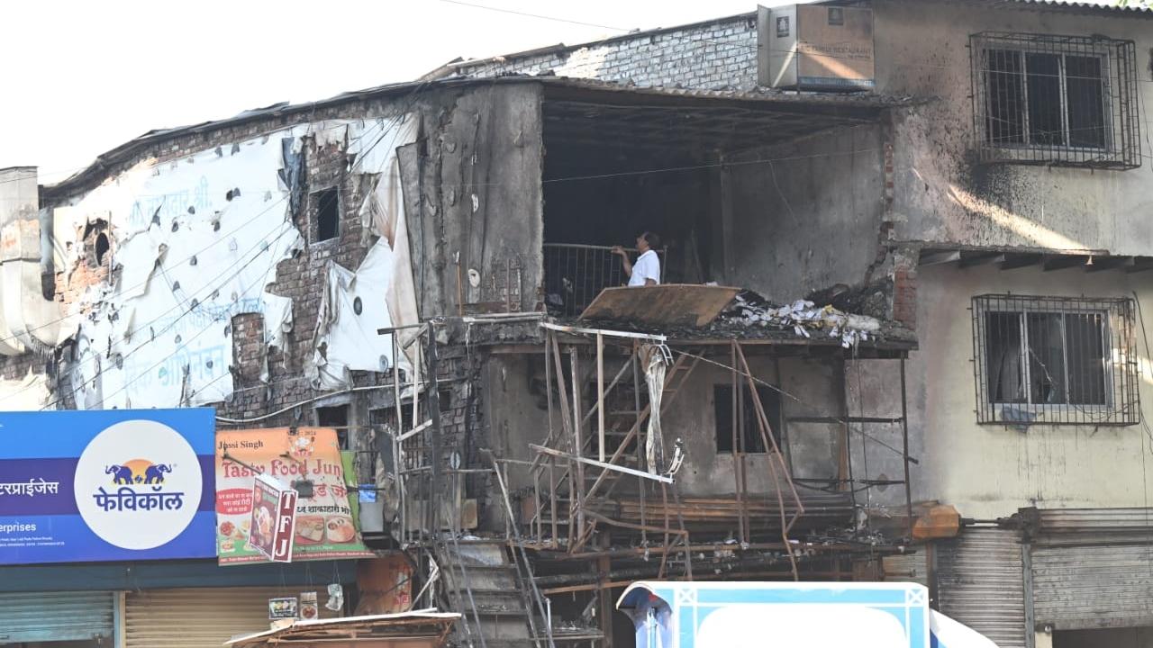 The fire at Marine Chambers near the Gol Masjid was confined to the electric wiring and installations, wood furniture, false ceilings, gas supply tube and regulator as well as household items like mattresses of a 2000 square feet flat on the fifth floor, he said