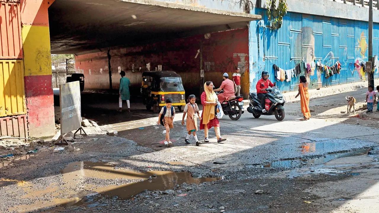 The subway beneath the Santacruz-Chembur Link Road at Vinoba Bhave Nagar, Kurla West on Friday. Pic/Sayyed Sameer Abedi