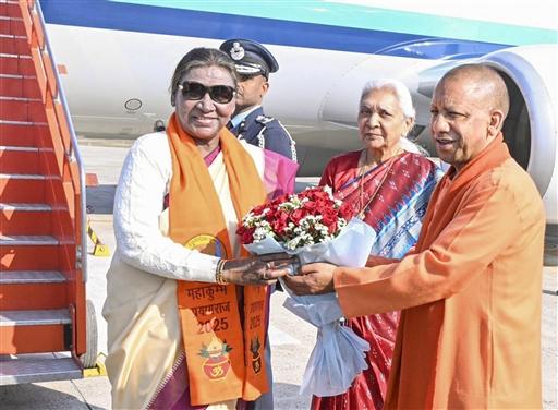 Dhami expressed his gratitude, calling himself fortunate to participate in the sacred ritual. He reaffirmed that preparations for the Kumbh Mela 2027 in Haridwar have already begun.