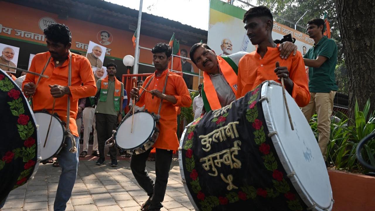 The BJP is currently leading on 45 seats while the AAP is ahead on 21 seats. The majority mark to form the government in the national capital is 36