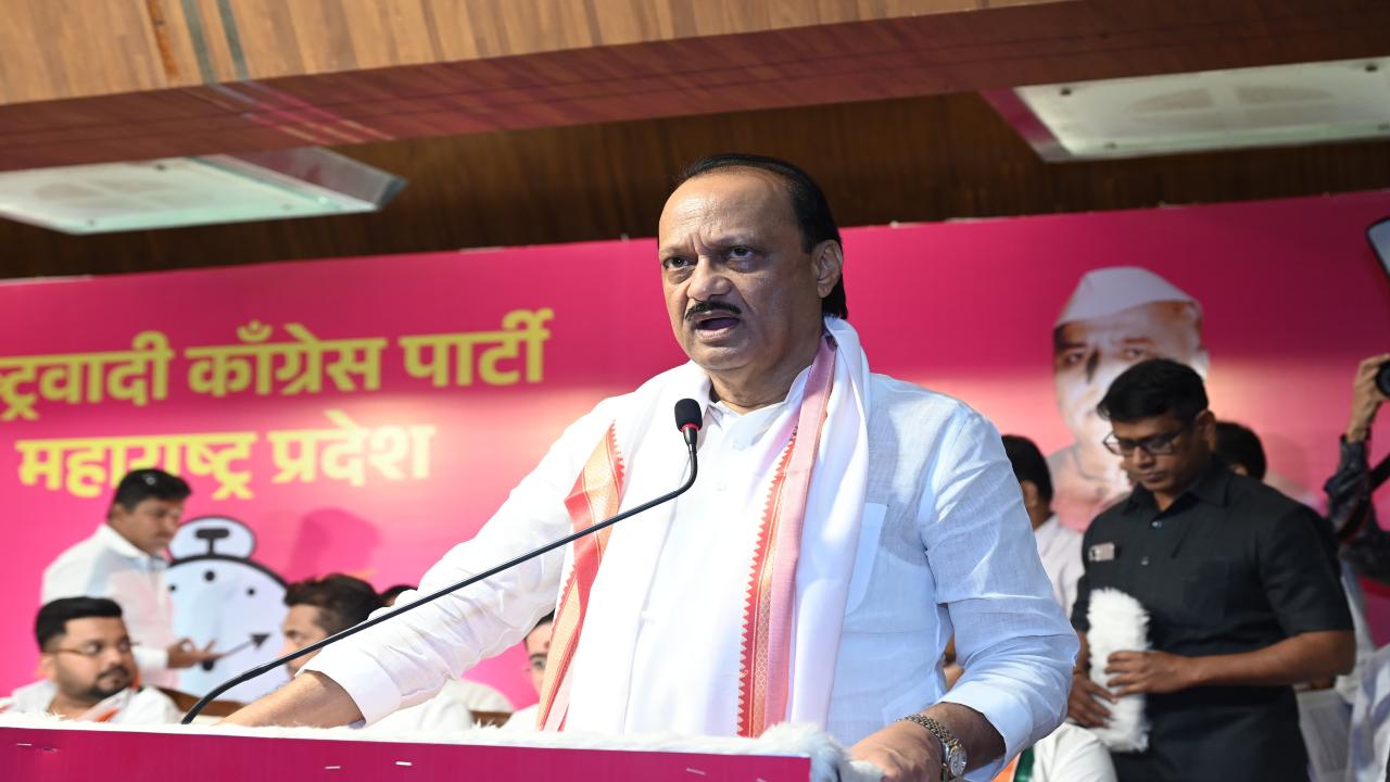 Along with Abhijit Pawar and Wani, hundreds of youth workers from Thane and Mumbra also joined the NCP during a ceremony held at the Women’s Development Centre in Thane, in the presence of the Maharashtra Deputy CM