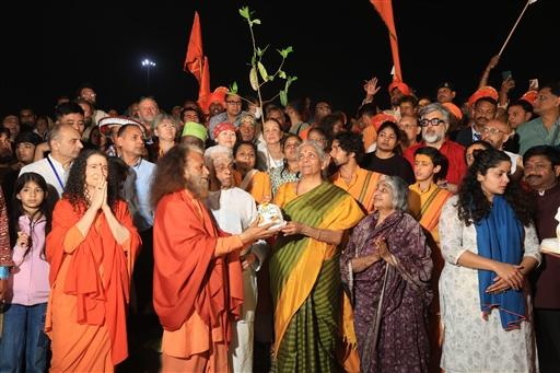 As per official figures from 18th February, 550 million devotees have taken the holy dip at Triveni Sangam since the event began. By 8 PM on 18th February alone, 12.6 million people participated in the grand religious fair, marking a significant milestone in the 45-day-long gathering.