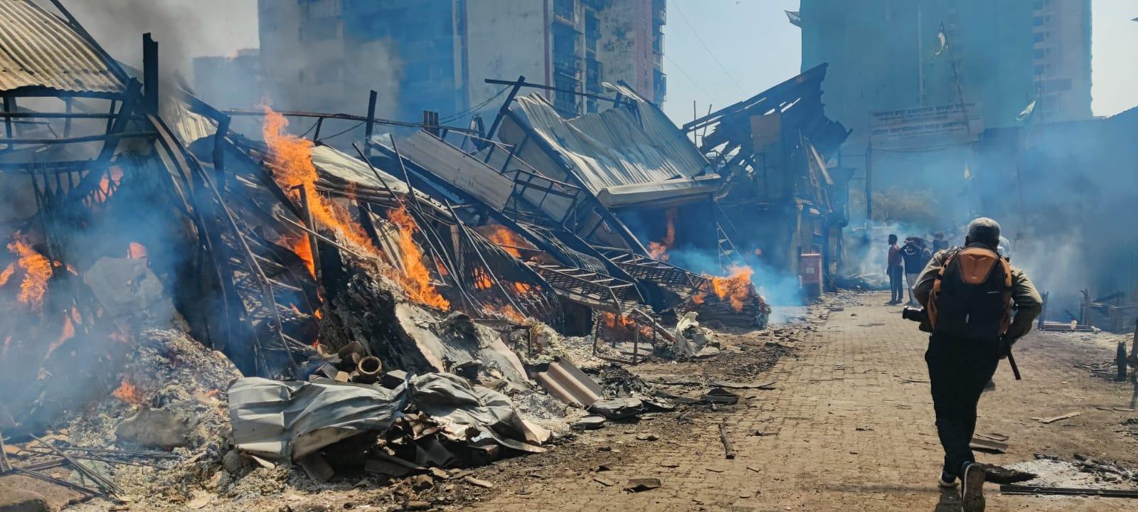 More than 20 fire engines, water tankers, and other equipment were deployed to douse the flames. Firefighters and emergency responders rushed to the scene to contain the situation.