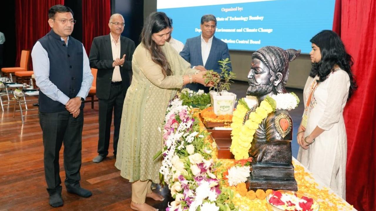 Comprehensive plan for reuse of polluted water to be developed, says Pankaja Munde
