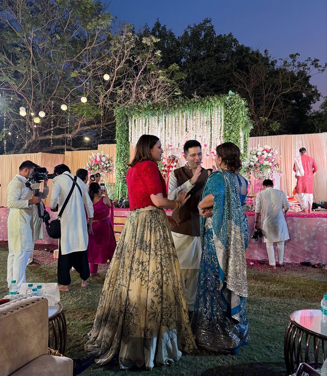 An Indian wedding without some gossip? Impossible! This picture has Parineeti and Raghav chit-chatting with Madhu Chopra