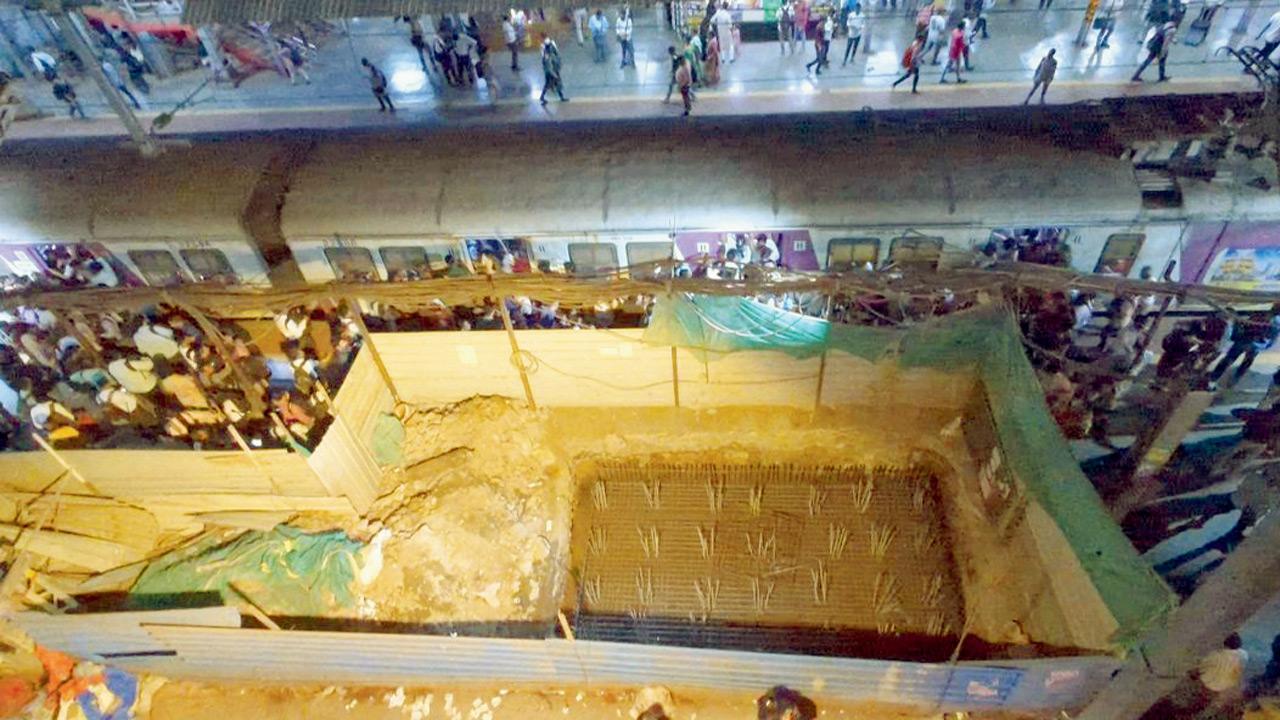 An aerial view of the narrowed-down platform