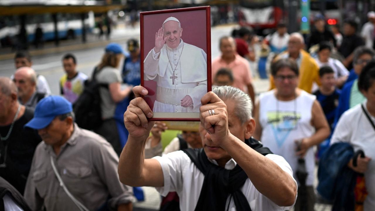 He received the Eucharist in the morning and resumed working in the afternoon