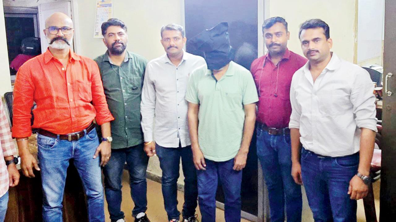 Dindoshi police nab bigamist who duped widow, fled with gold