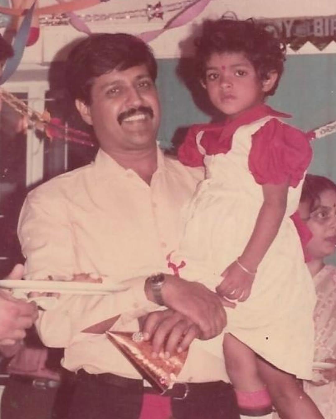 From 1987, Priyanka shared a picture of her birthday party. The snap shows her looking a little stressed, and while revealing the reason, Priyanka shared that she had bad asthma