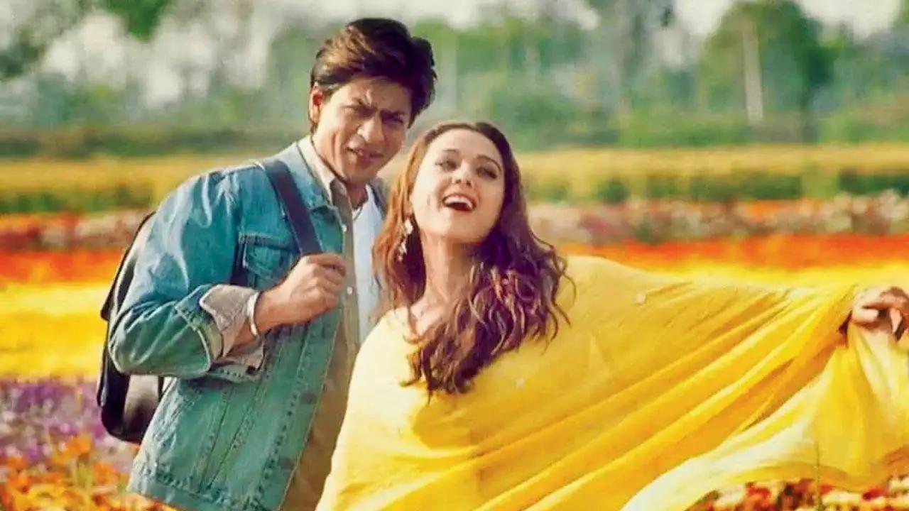 Sachi mohabbat zindagi main sirf ek baar hoti hai aur jab hoti hai, toh koi bhagwan ya khuda usse nakamayab nahi hone deta- Veer-Zaara