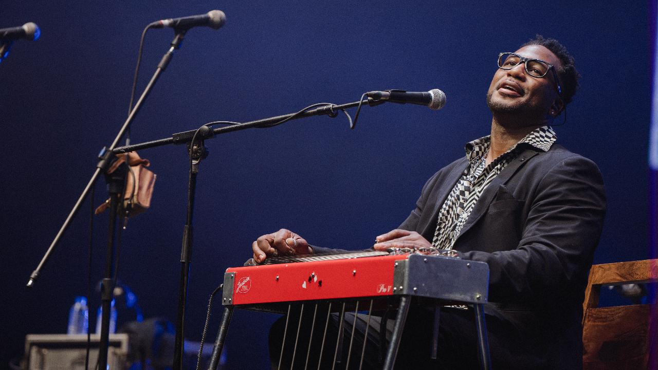 Foster's performance was followed by Robert Randolph, who enchanted attendees with his signature style of music that was absolutely marvellous to hear and watch as fans were hooked