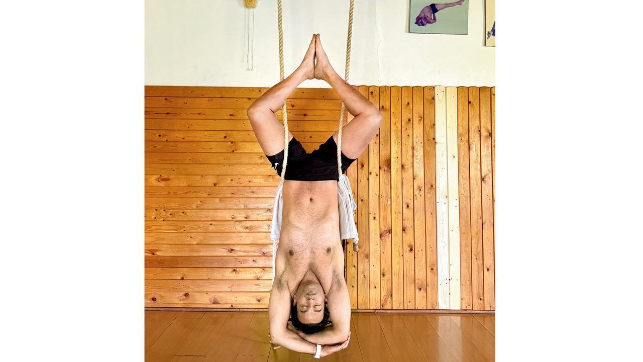 Rohit Roy chronicles finding solace in Ayurvedic practices in Kerala