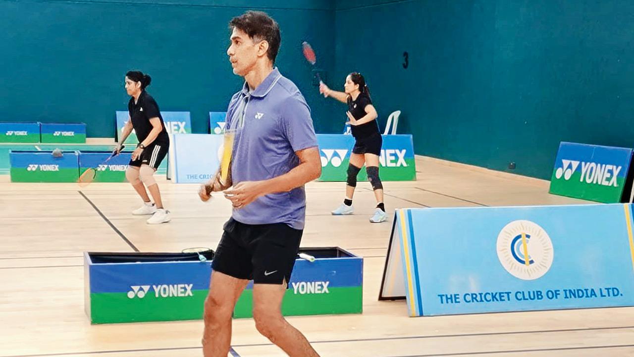 Sandeep Mohan (in purple) at practice