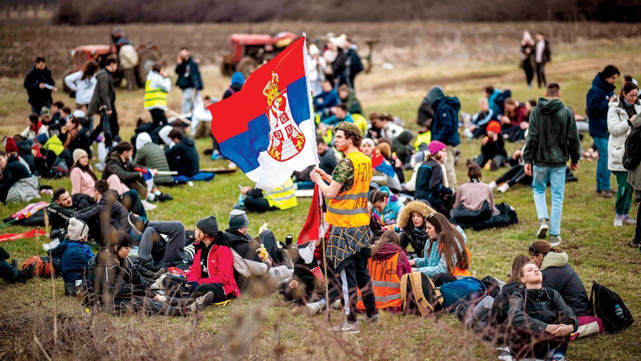 Tension in Serbia over opposing rallies