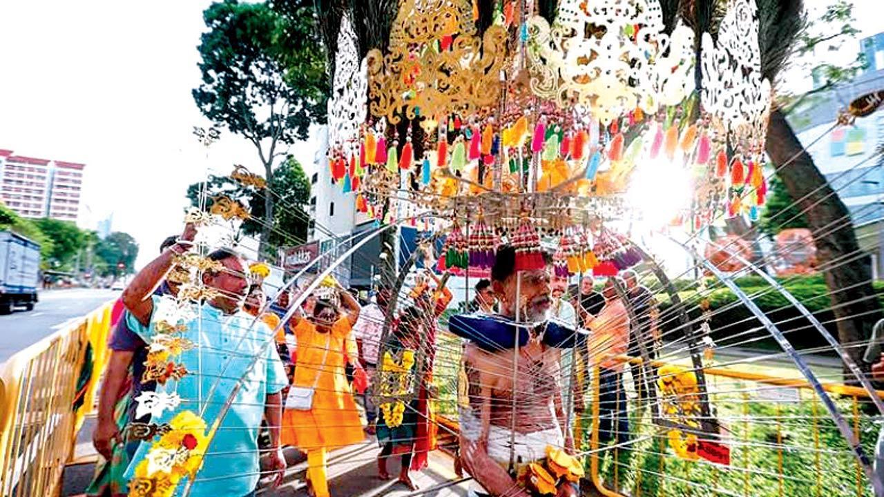 Singapore: 16,000 Hindus at event for Thaipusam