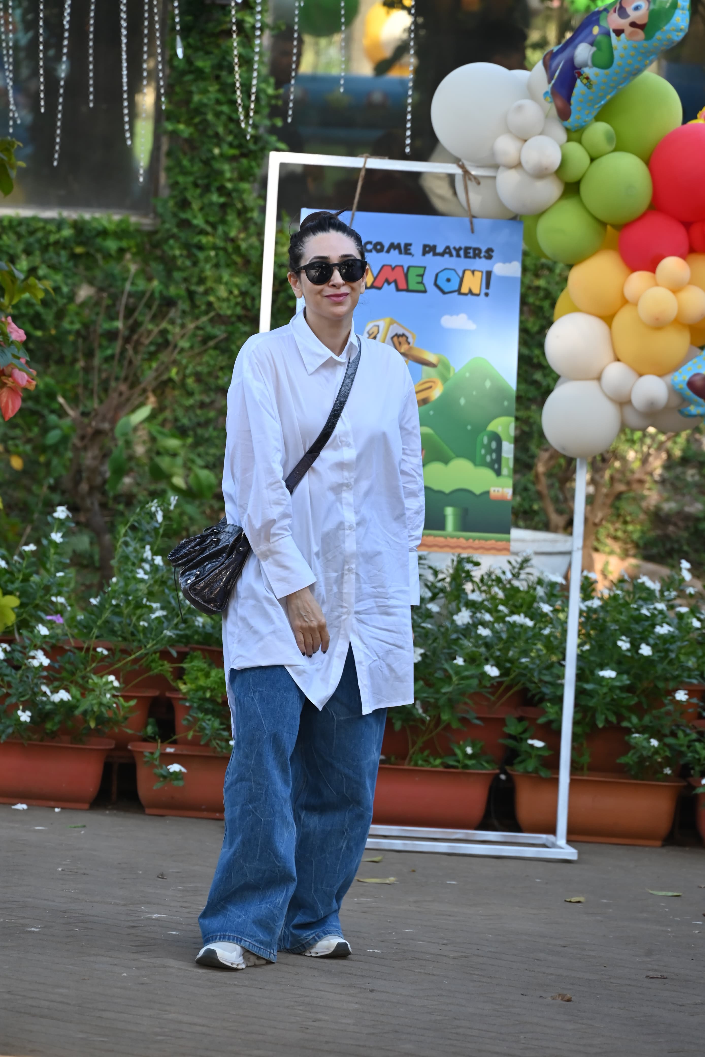 Karisma Kapoor was clicked at Randhir Kapoor's birthday bash.  
 