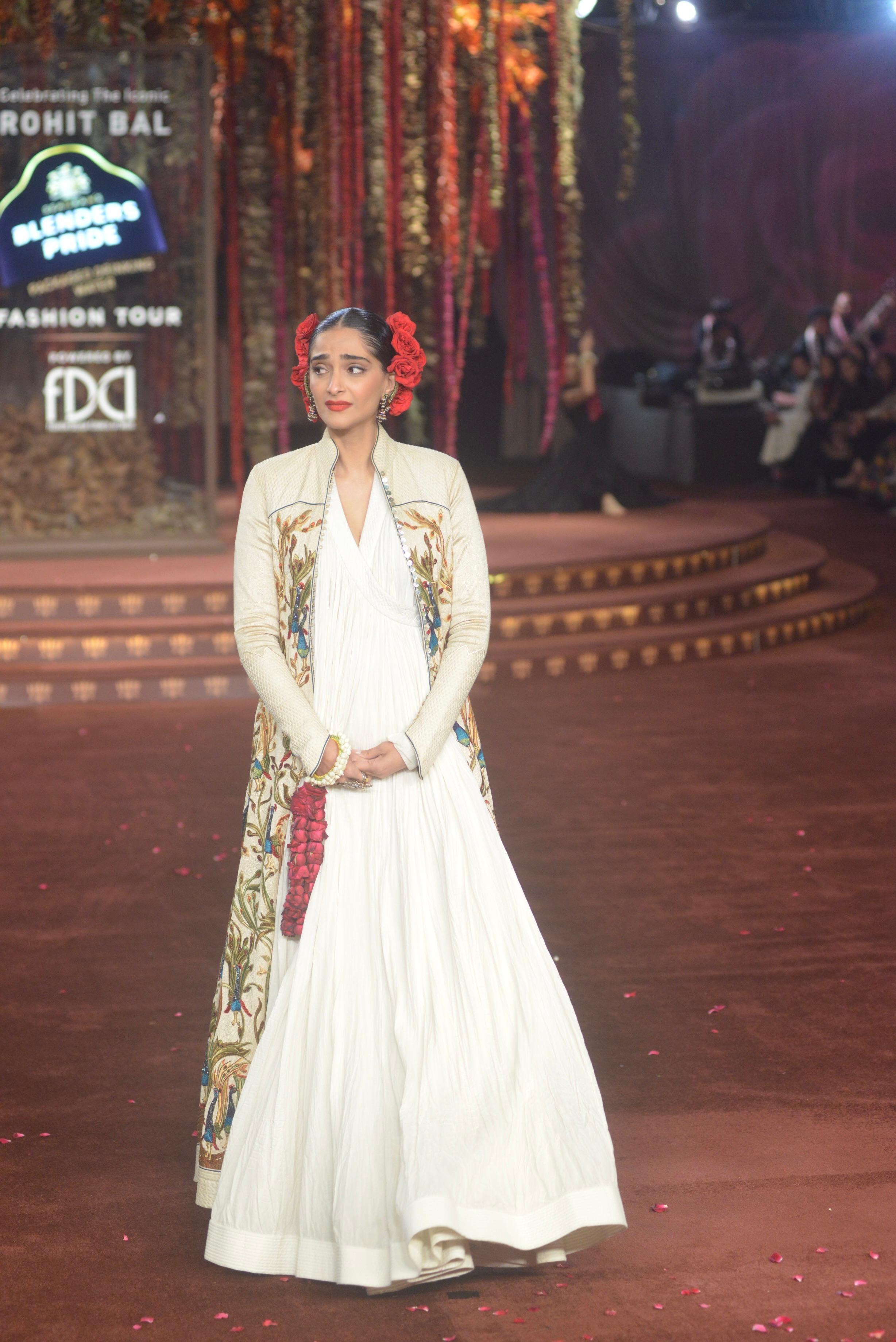 At the Blenders Pride X FDCI Fashion Tour 2025, Bollywood actress Sonam Kapoor walked the runway with deep emotion, paying a heartfelt tribute to the legendary fashion designer Rohit Bal, who left an indelible mark on the Indian fashion industry