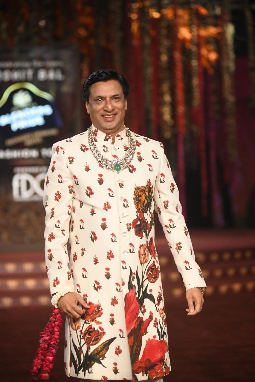 Madhur Bhandarkar also walked the ramp in Rohit Bal's creation