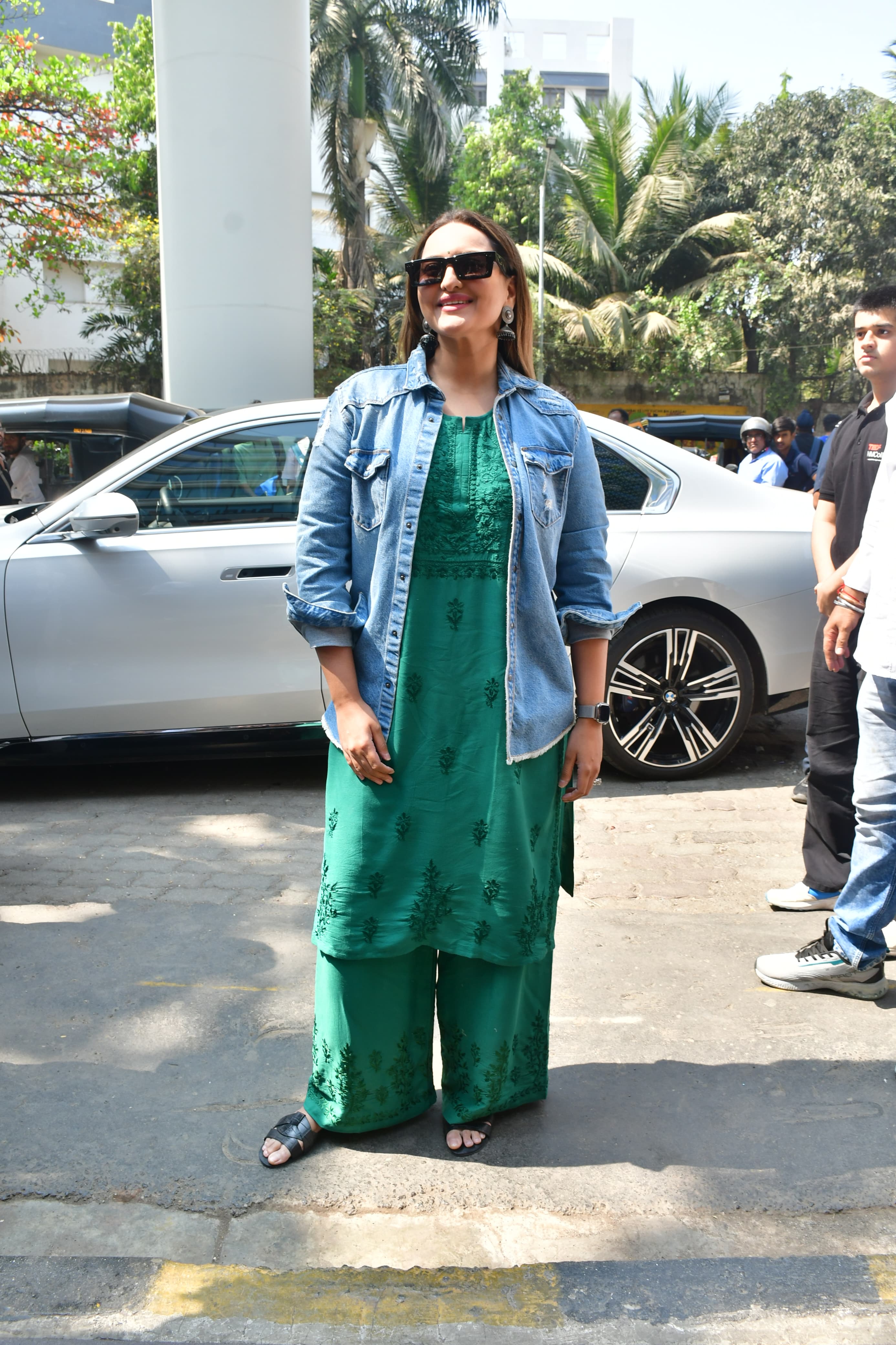 Sonakshi Sinha never disappoints with her ethnic choices, and this green kurta is proof.