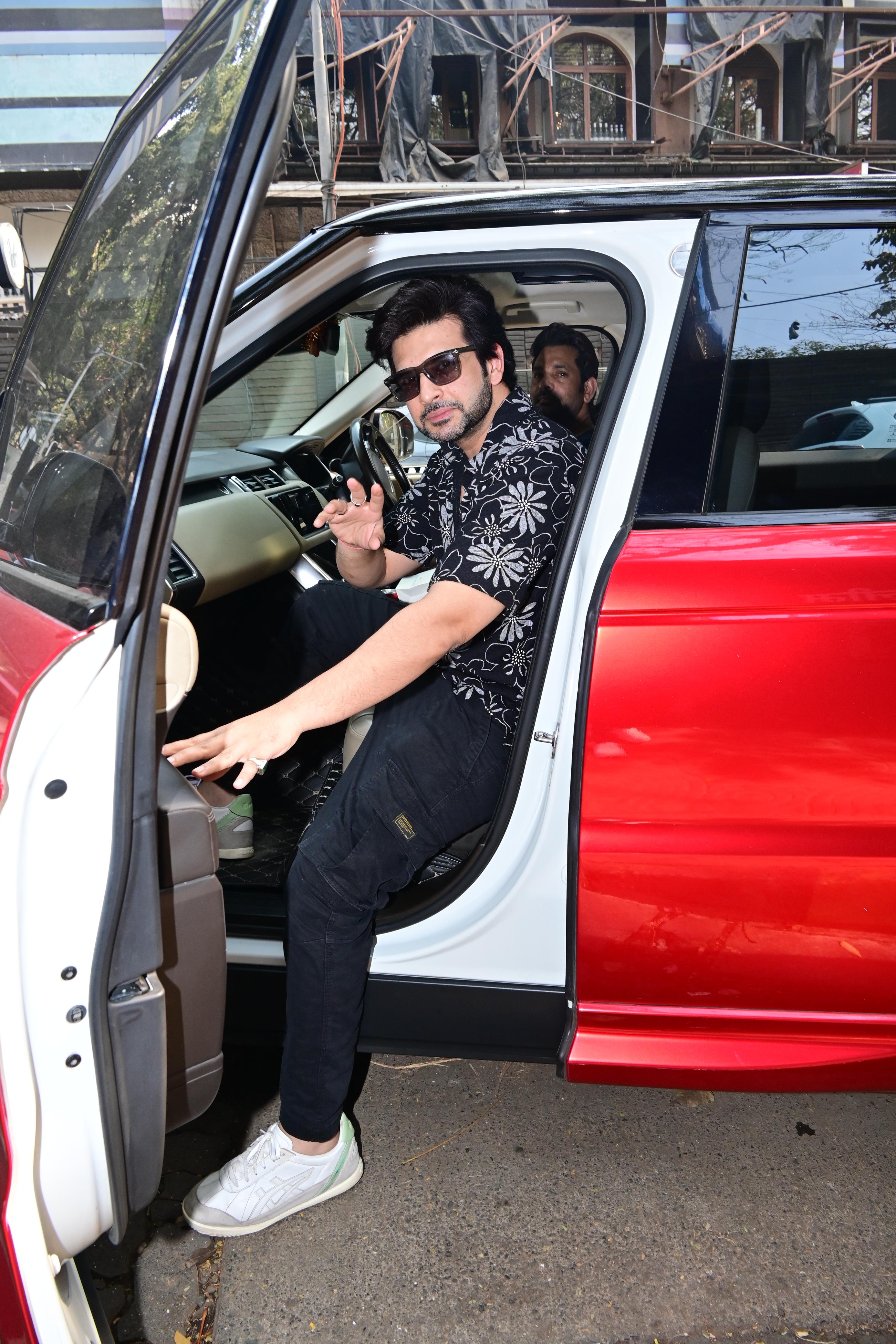 Karan Kundrra looked smart as he was snapped in the city