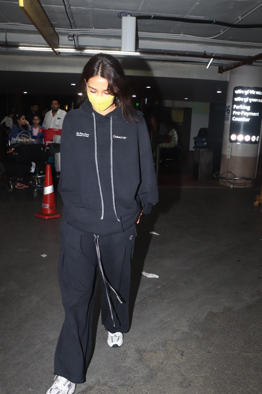 Disha Patani was snapped at Mumbai airport in an all-black avatar