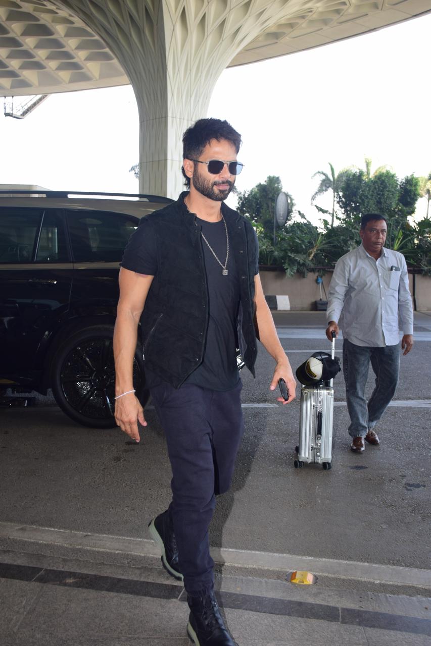 Shahid Kapoor looked incredibly handsome in an all-black outfit as he jetted off from the city