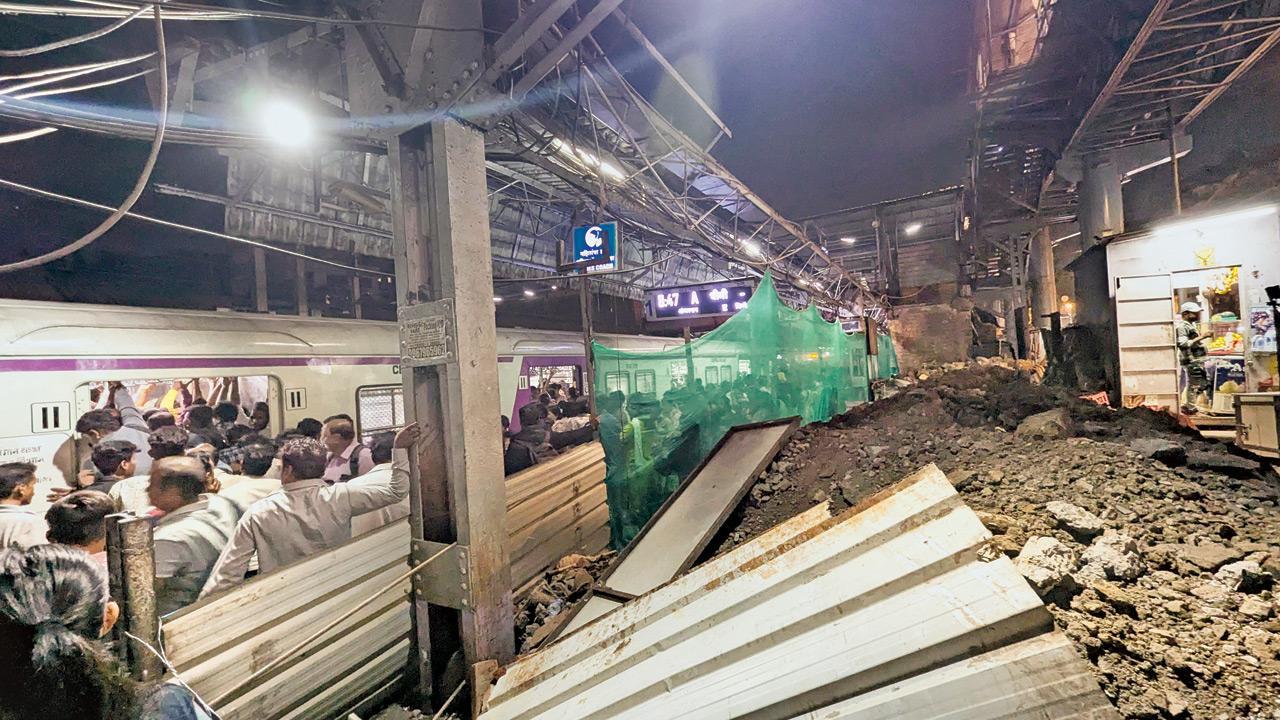 Debris on raiway platform putting commuters at risk 