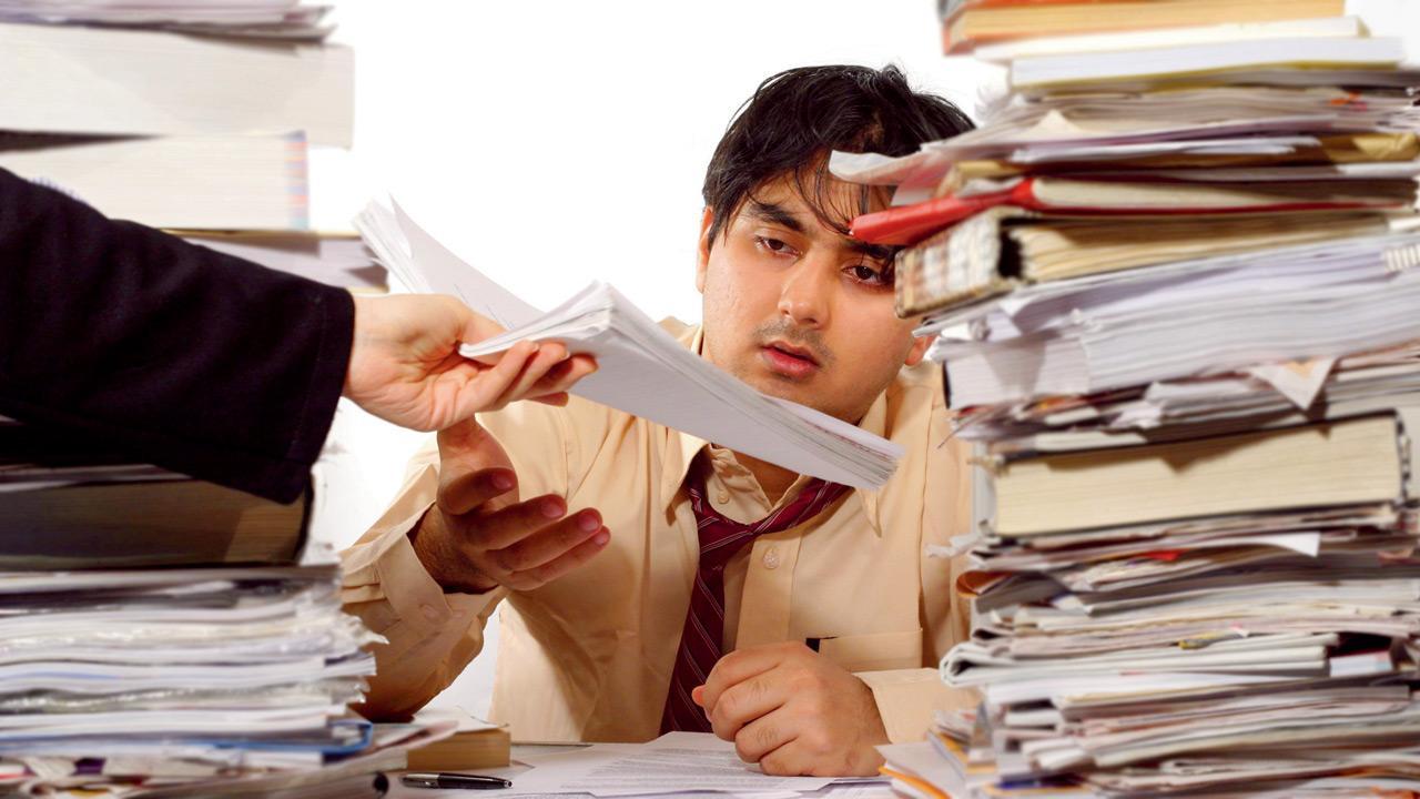 Maharashtra: Burdened teachers seek more time to follow assessment framework