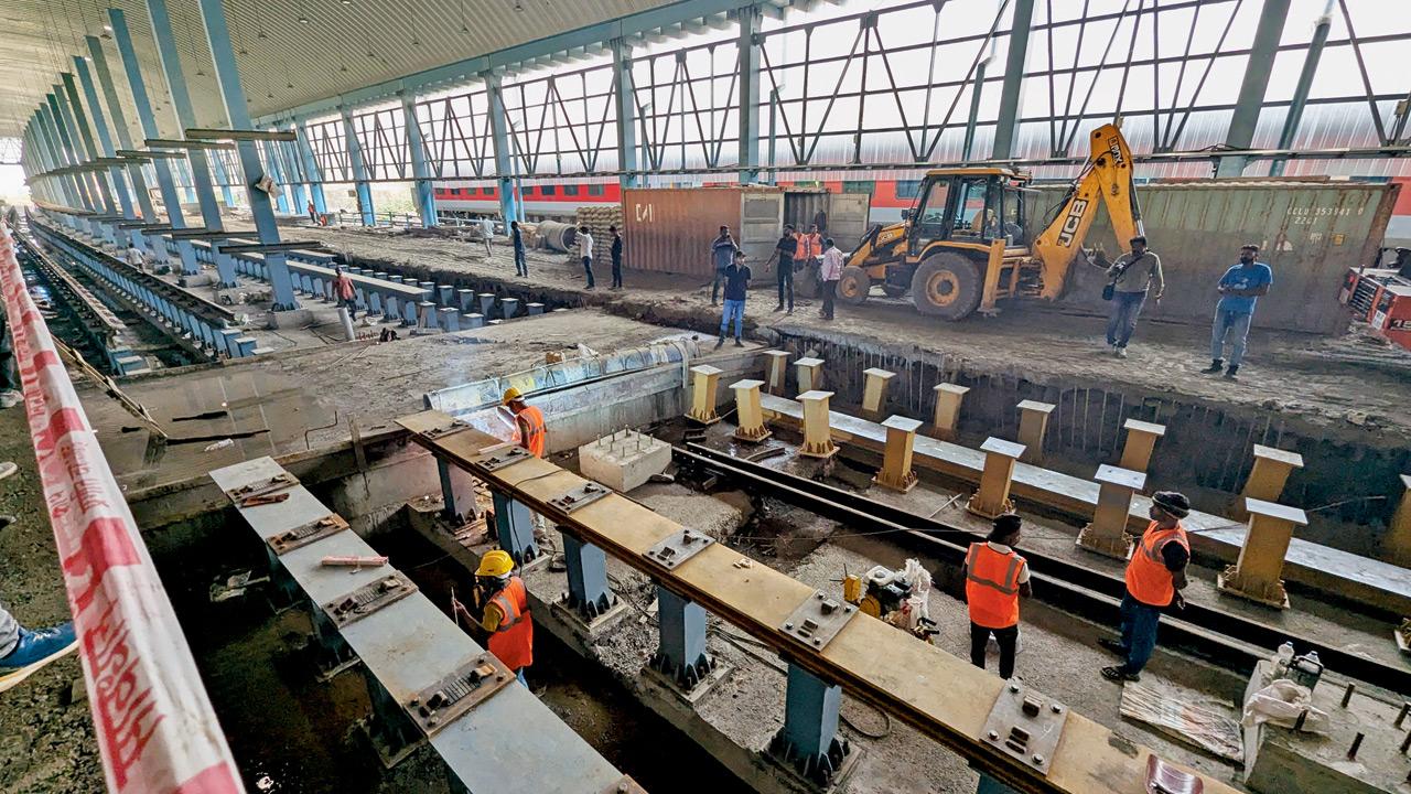 Work underway on the three pit lines for train maintenance at Bandra Terminus on January 10. PIC/RAJENDRA B. AKLEKAR