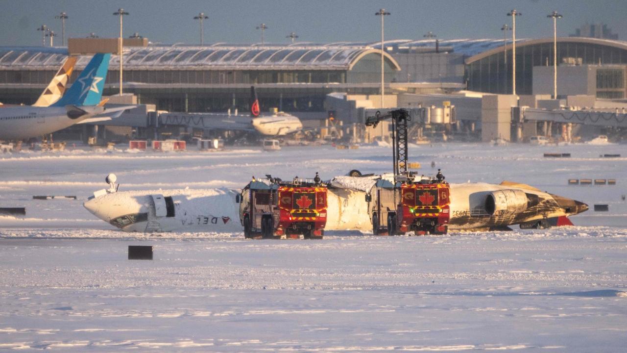 Canada: Toronto airport closes two runways after Delta plane crash