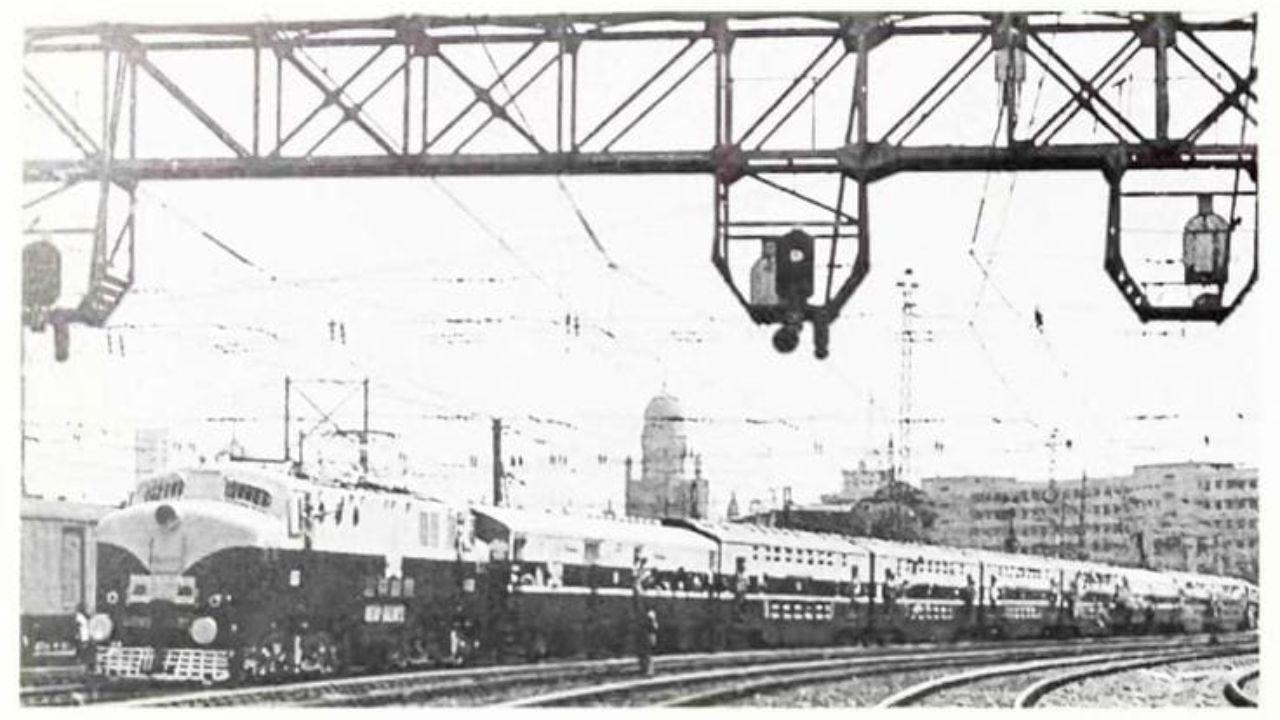 In the 1970s, electrification expanded significantly in Delhi and Mumbai railway zones