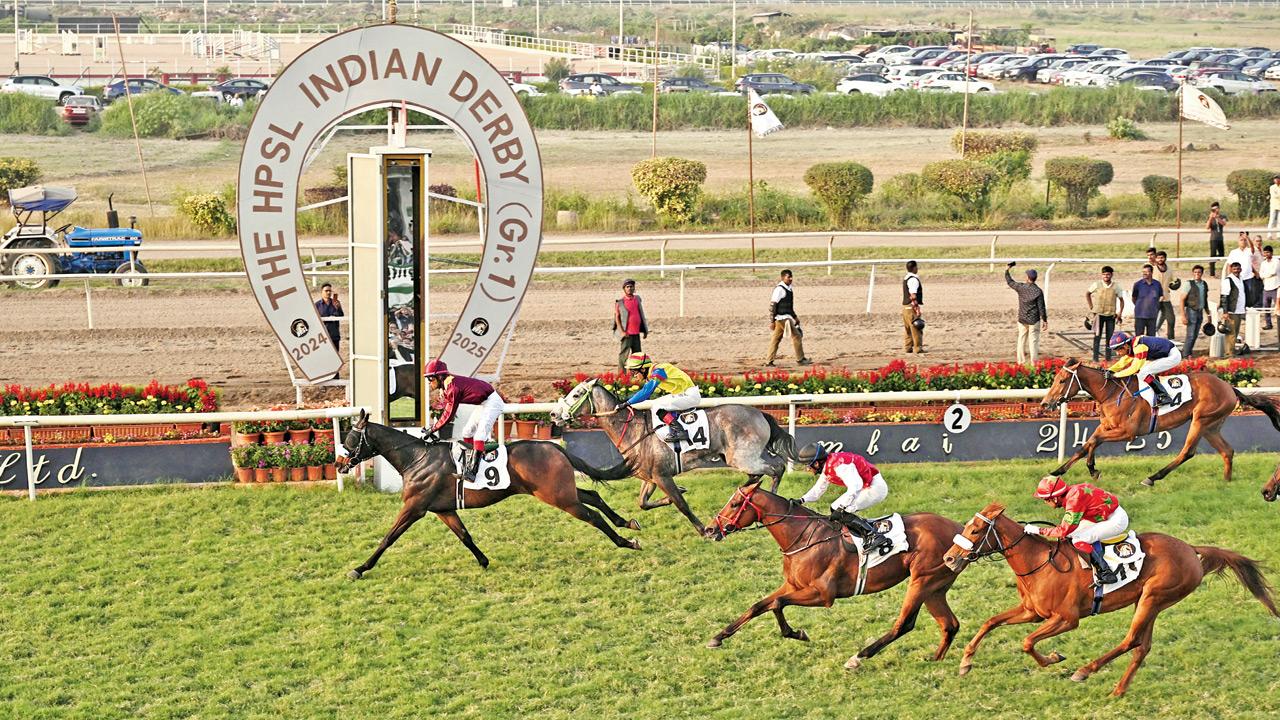 Past the post at the Derby at Mahalaxmi on Sunday. Pics/Ashish Raje