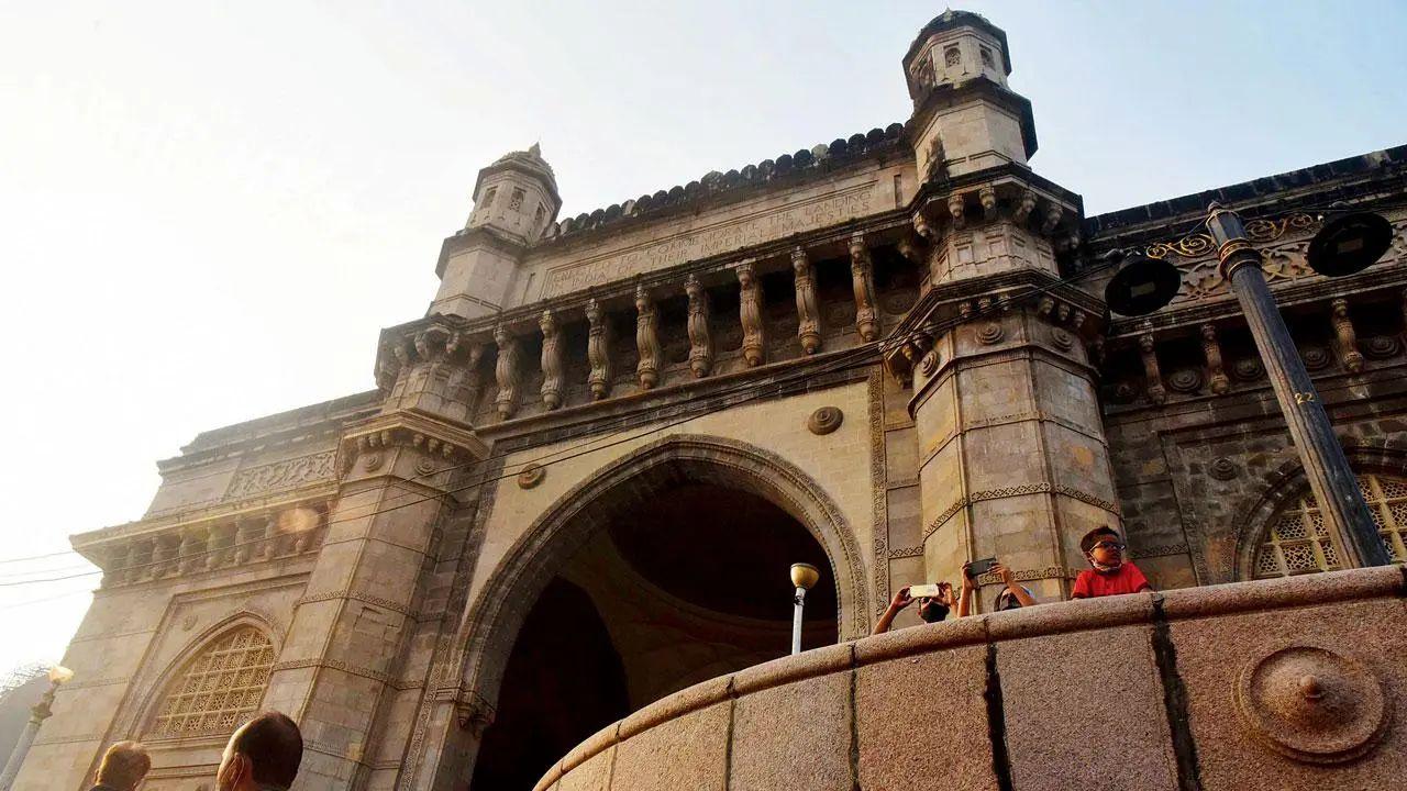 Gateway of India
A romantic date with a historical twist! The grand arch, ferry rides, and bustling street life create an unforgettable experience for couples. (File pic/Suresh Karkera)