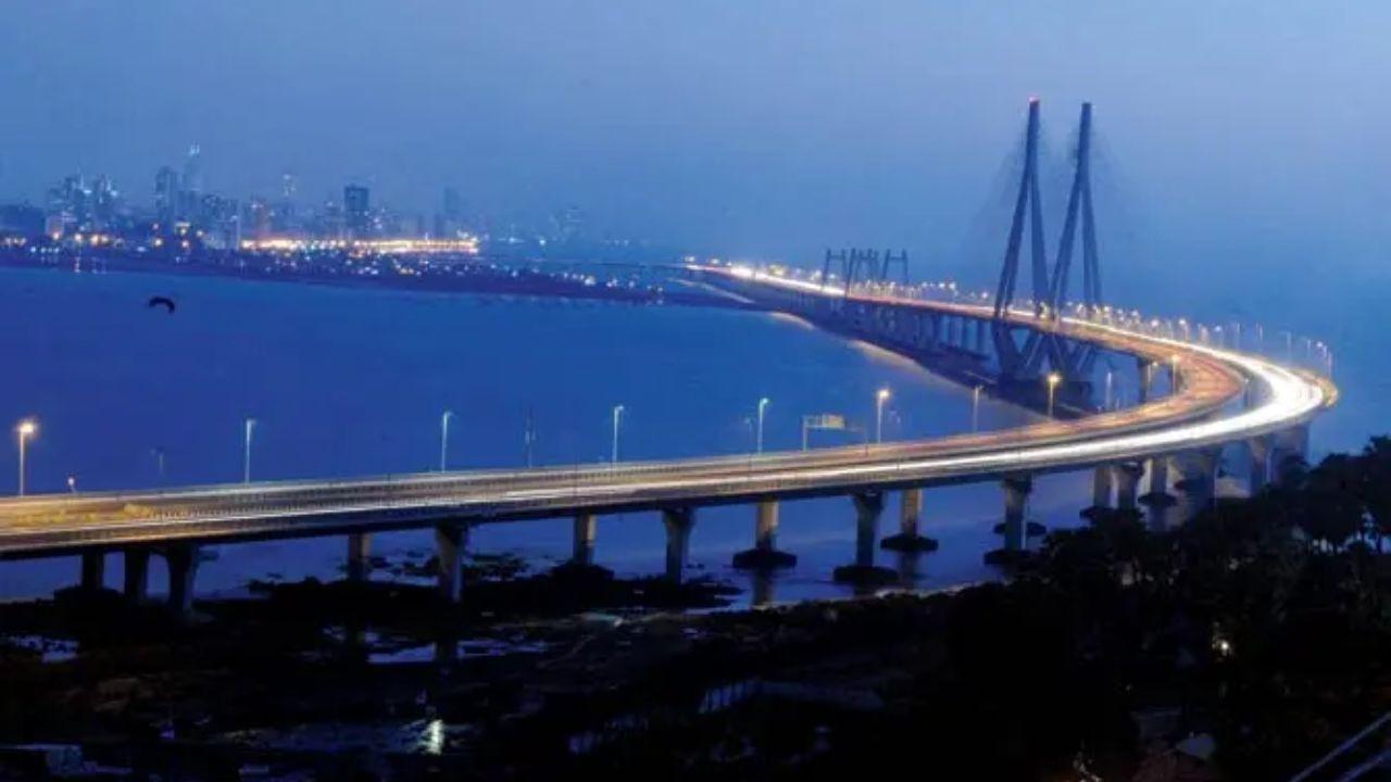 Worli Seaface
If Marine Drive had a calmer twin, it would be Worli Seaface. A romantic walk here with the sea breeze in your hair is pure bliss. (File pic)