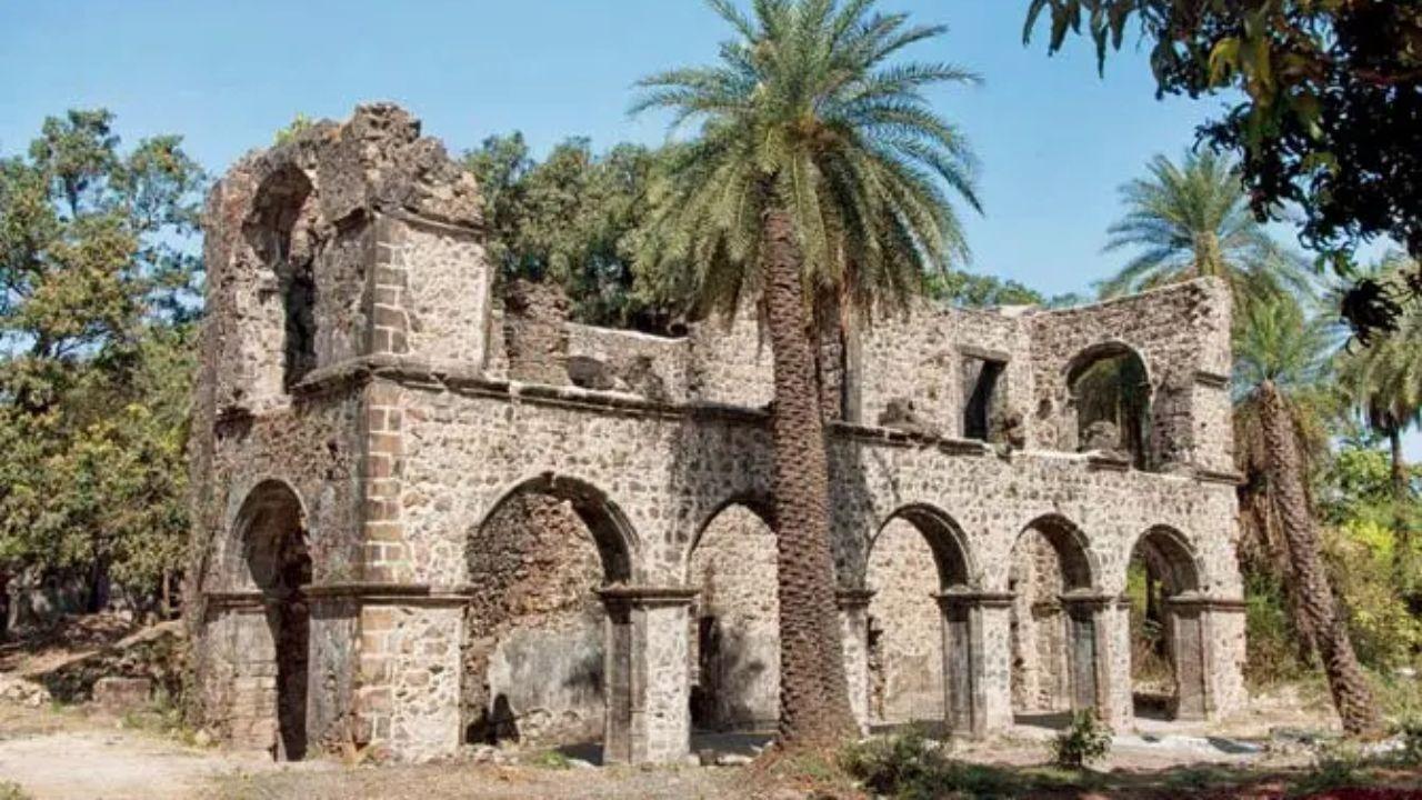 Vasai Fort 
This historic fort, a Bollywood favourite, sets the stage for dreamy couple photos. With no entry fee, it’s the perfect budget-friendly spot for lovebirds to create cinematic memories. (File pic)